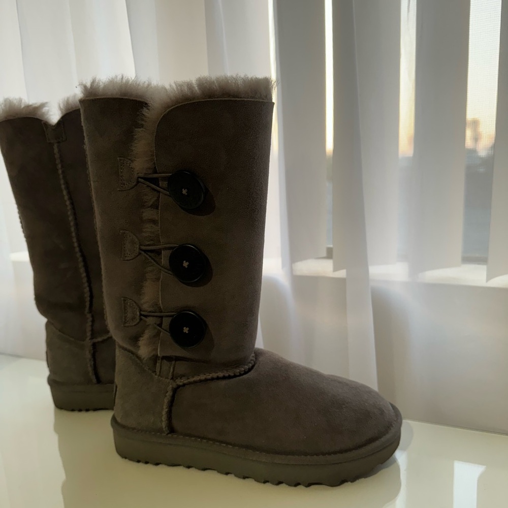 Ugg boots - Picture 3 of 6